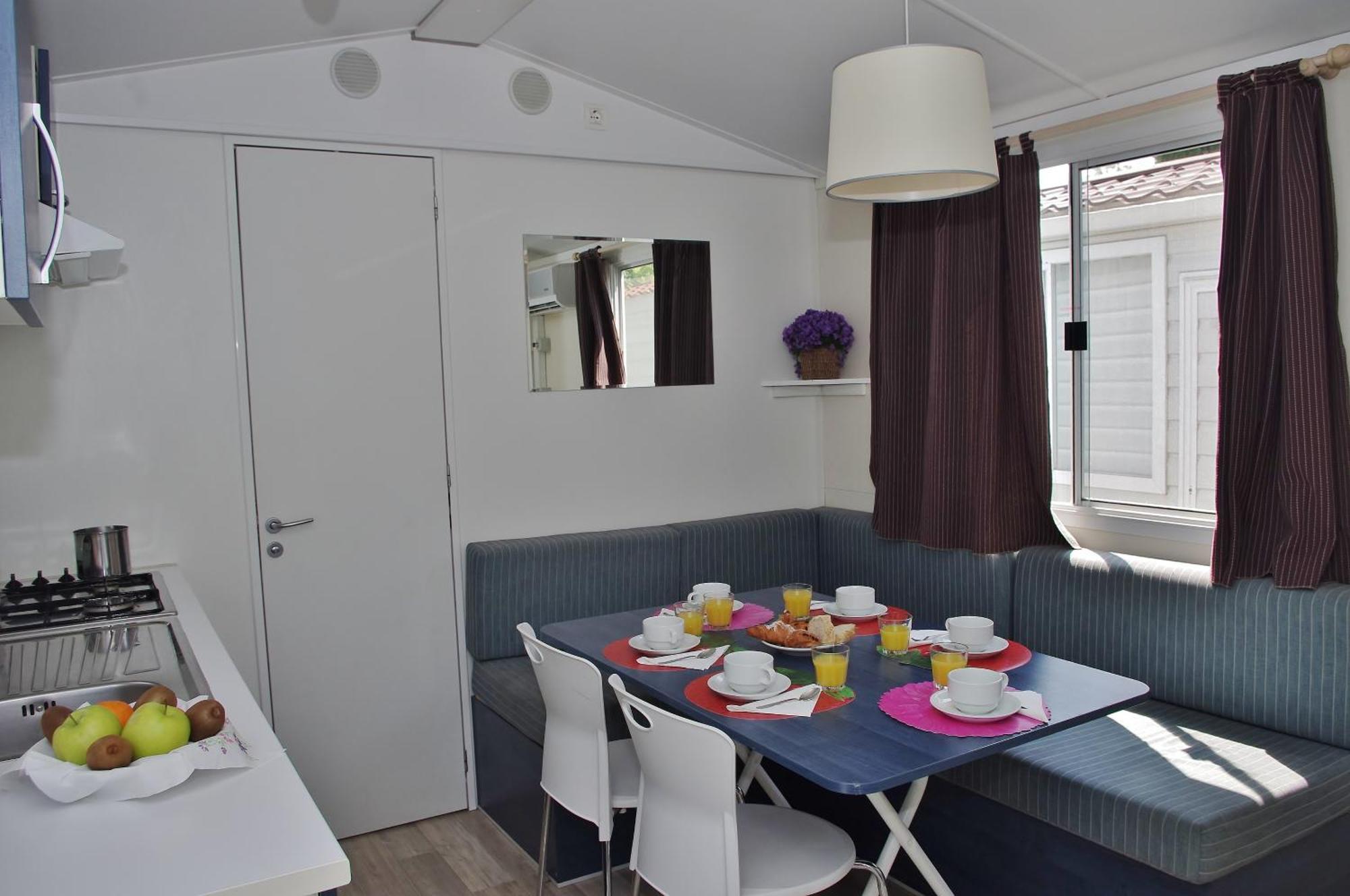 Happy Camp Mobile Homes In Balatontourist Fuered & Balatonfüred