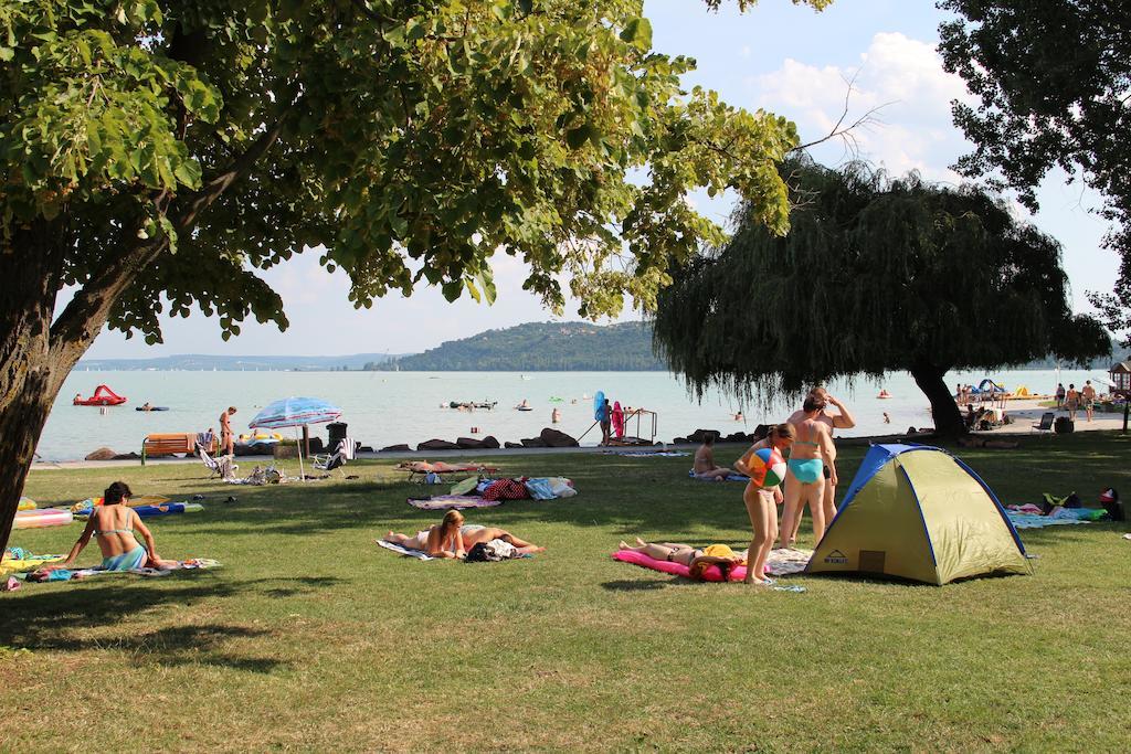 Happy Camp Mobile Homes In Balatontourist Fuered & 2* Balatonfüred