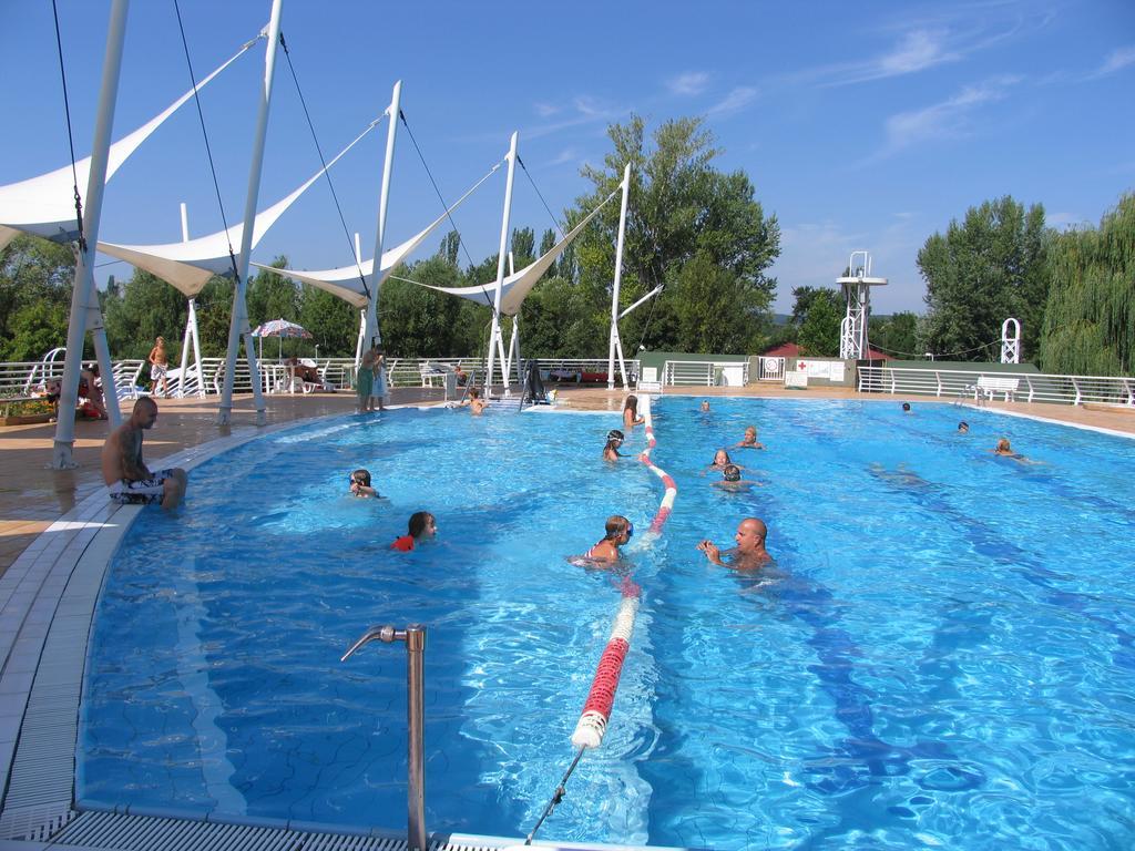 Kemping Happy Camp Mobile Homes In Balatontourist Fuered & Balatonfüred